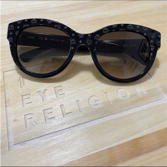 MCM 608 Sunglasses - Picture 1 of 2